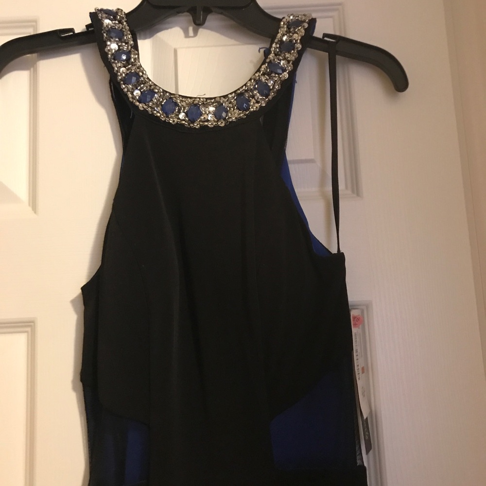 Formal gown - Picture 2 of 4